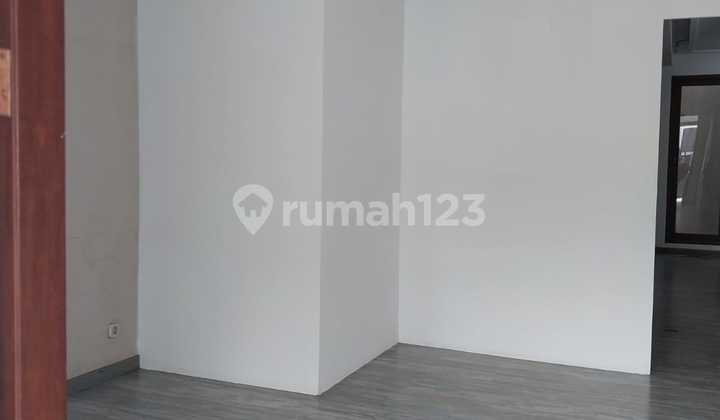 Large House for Rent in Cipete, Strategic Location, Suitable for Office, Two-Car Road Large House for Rent in Cipete, Strategic Location, Suitable for Office, Two-Car Road