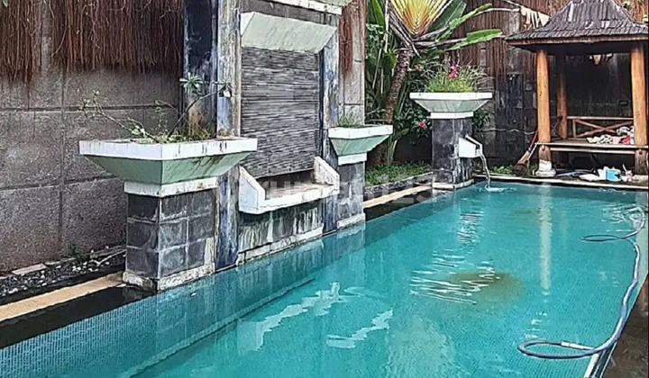 House in Menteng Central Jakarta, Land Area 733 m2, Wide Road Access 2