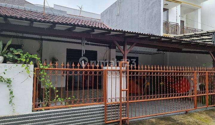 Rumah di Tebet Barat Dekat Patung Pancoran Dalam Komplek  2