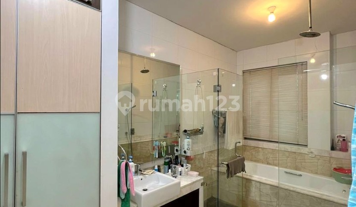 Dijual Rumah di Townhouse De Oaze Residence Tomang 3 Lantai  2