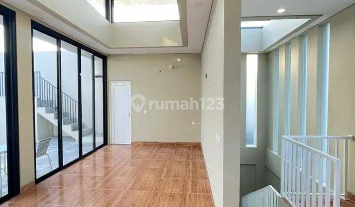 Dijual Rumah Modern Minimalis di Pulomas Jaktim Bangunan Baru Lingkungan Bagus 2
