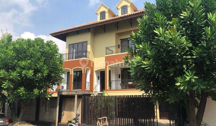 Dijual Rumah di Pik Walet Posisi Hook Ada Kolam Renang Lt 311