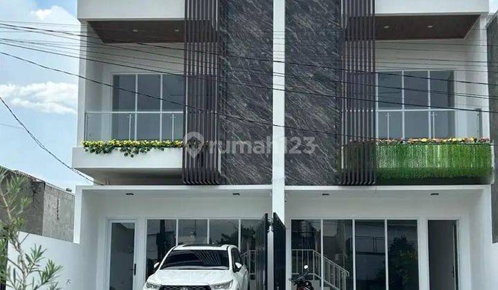 Dijual Rumah Baru di Meruya Selatan 2 Lantai Unit Bagus Siap Huni  1