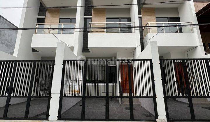 Dijual Rumah Baru 3,5 Lantai di Kavling Polri Jakarta Barat  2