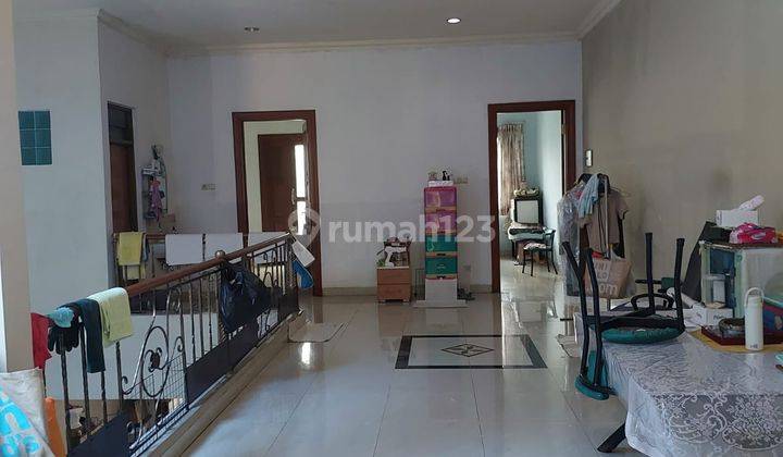 Dijual Rumah di Green Ville Kondisi Bagus Depan Taman  1