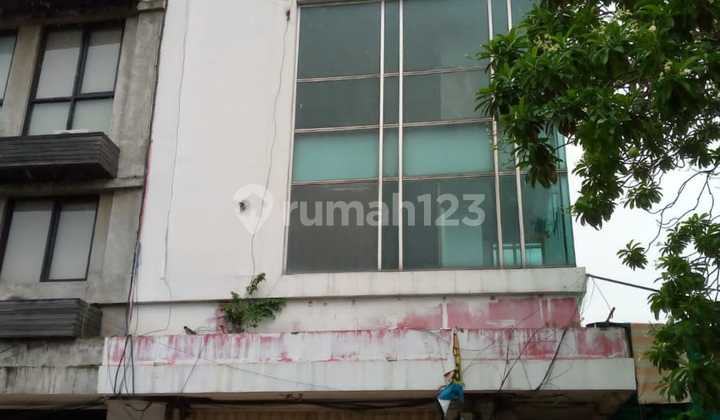 Jual Ruko di Cempaka Mas Posisi Hoek LT 106 , LB 360 , dalam Komplek Ruko Jakarta Pusat 