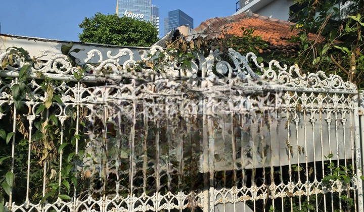 For Sale Old House, Land Only in Tomang Size 12 x 23, Good Location, Flood-Free 2