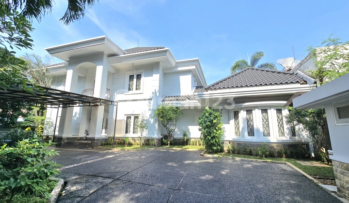 Jual Rumah di Kebayoran Baru Lt 1026 , 2 Lantai Ada Pool Posisi Hook Hub Betty