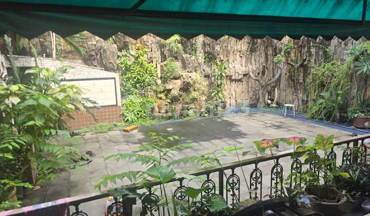 For Sale: House in North Tomang, Land Area 615 m2, East-Facing, Strategic Location Near University 1