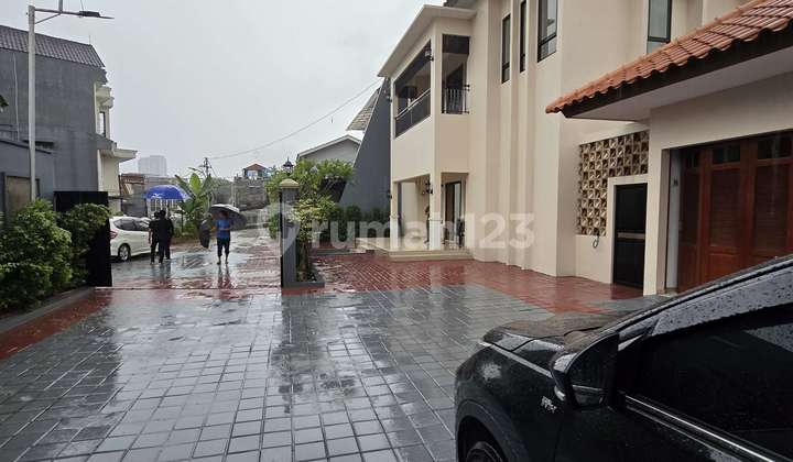 Dijual DIBAWAH PASAR Rumah di Gandaria , Kebayoran Baru Hitung Tanah Murah