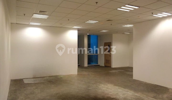 Office di The Manhattan Square Tb Simatupang Size 131 M2 Ready Move In