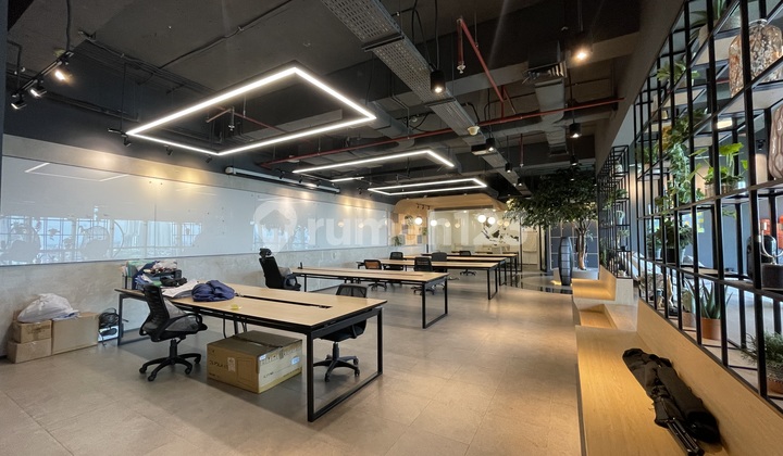 Jual Ruang Kantor / Office Space di Office 8 Size 321 Furnished Siap Pakai