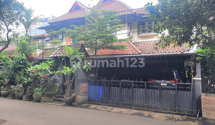 Jual Rumah Hitung Tanah di Hang Jebat Kebayoran Baru LT 312 Lokasi asri 