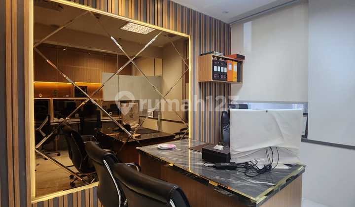 Jual Ruang Kantor / Office space di Menara Tendean Luas 30 m2 Semifurnished Bagus