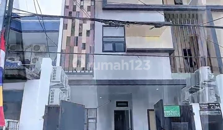 For Sale NEW Boarding House in Tomang 10% ROI, total 32 Rooms with en-suite bathroom. 2