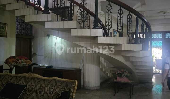 For Sale: House in North Tomang, Land Area 615 m2, East-Facing, Strategic Location Near University 2