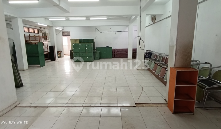 Ruang Usaha 3 lantai di Mainroad Cihampelas - Bandung  2