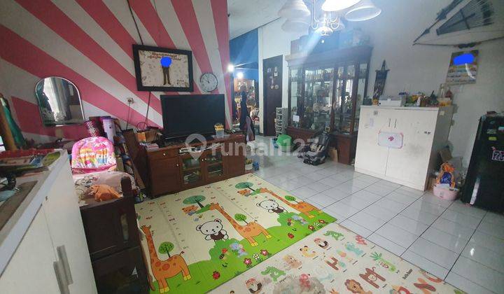ruang keluarga rumah di cci cicukang indah,