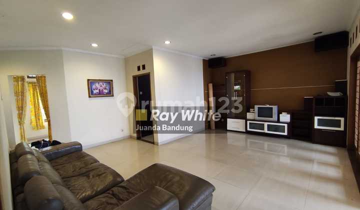 Spacious House in Fajar Raya Estate - Cimahi