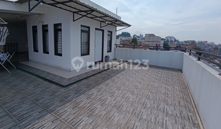 Rumah Kost Aktif 4 lantai di Gegerkalong - Bandung 