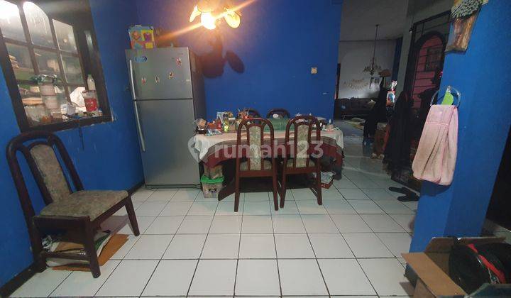 ruang makan rumah di cci cicukang indah,