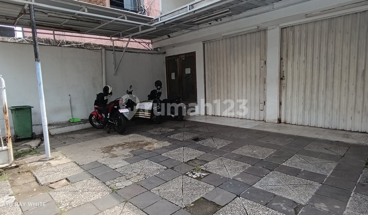 Ruang Usaha 3 lantai di Mainroad Cihampelas - Bandung  1