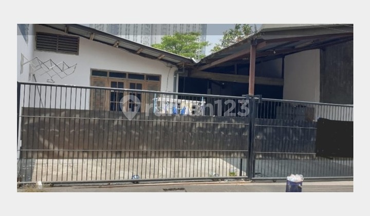 Rumah Lokasi Ciamik dan Murah di Semampir Tengah, Surabaya Rumah Lokasi Ciamik dan Murah di Semampir Tengah, Surabaya