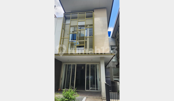 Rumah Bagus & Strategis, Cluster Notredame, Wisata Bukit Mas, SBY 1
