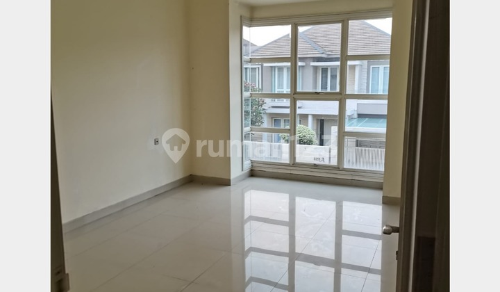 Rumah Baru dan Bagus, 2 Lantai, Dkt Upn, Puri Galaxy, Surabaya