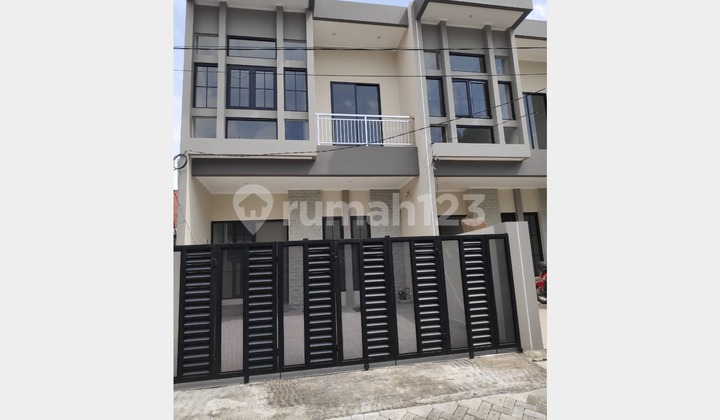 Rumah Baru 2 Lantai, Bagus dan Strategis di Wisma Mukti, Surabaya Rumah Baru 2 Lantai, Bagus dan Strategis di Wisma Mukti, Surabaya