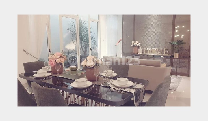 Rumah Full Furnished,Bagus & Lokasi Ciamiiik di Pakuwon City, Sby 2