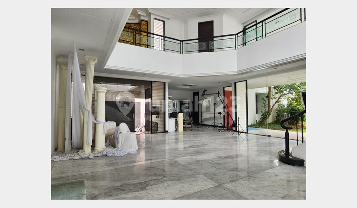 Luxury House, Suitable for Business, Strategic Location, Ry Kertajaya Indah, Surabaya