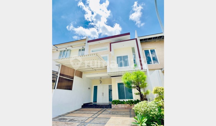 Rumah Baru, Bagus, Cluster Elite & Ciamiiiik di Surabaya Timur Rumah Baru, Bagus, Cluster Elite & Ciamiiiik di Surabaya Timur