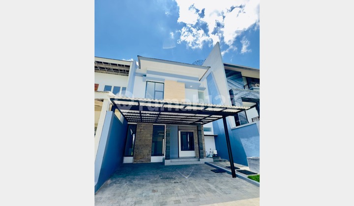 Rumah Baru Gress, Cluster Elite di Surabaya Timur Rumah Baru Gress, Cluster Elite di Surabaya Timur