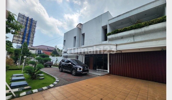 Rumah Mewah, Lokasi Super Premium di Raya Kertajaya Indah, Sby