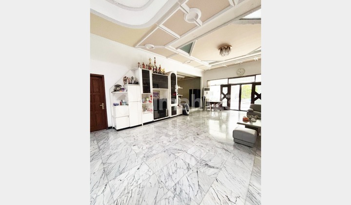 Rumah Mewah, Bagus & Lokasi Ciamiik di Ry Dharmahusada Indah, Sby 2