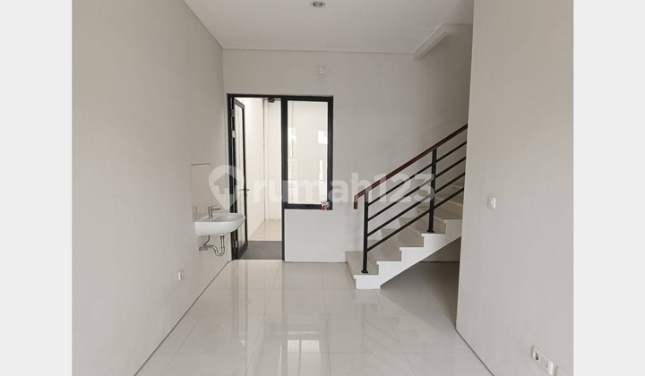 Opal House Good &amp; Awesome in Pondok Tjandra, SDA