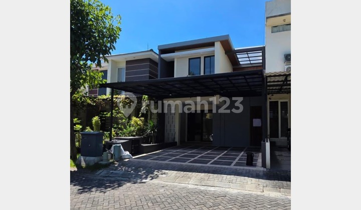 Rumah New Minimalis, 2 Lantai, Bagus & Strategis di Surabaya Rumah New Minimalis, 2 Lantai, Bagus & Strategis di Surabaya