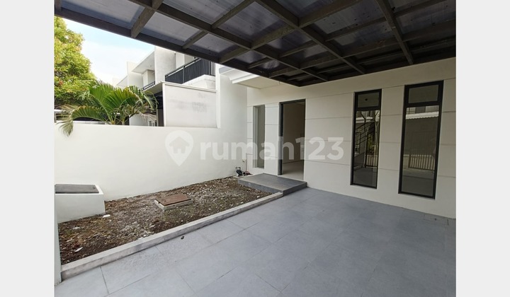 Opal House Good &amp; Awesome in Pondok Tjandra, SDA