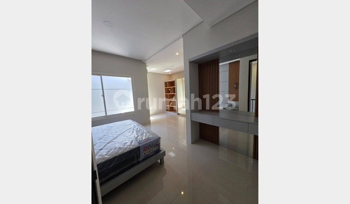 New Minimalist House, 2 Floors, Good & Strategic in Surabaya 2