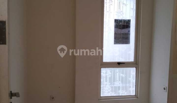 Nice South-Facing House in Faraday Cluster. Sfr 2