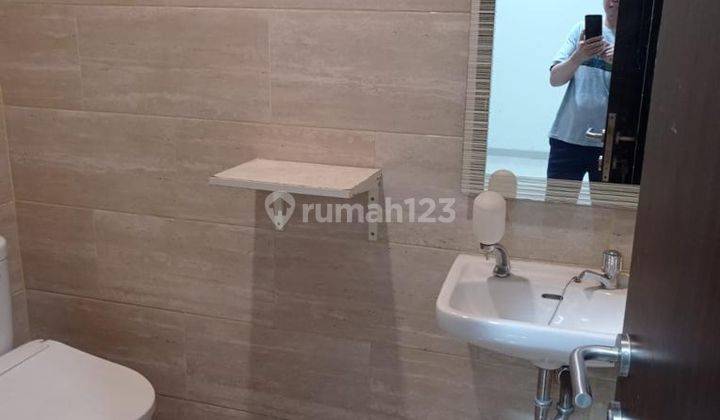 Rumah baru cantik 2 lantai dgn konsep modern dan sanitary lux harga damai dekat lantor walkot Tangsel 2