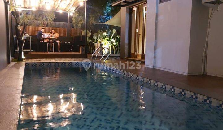 Rumah cantik dan baru 2 lantai dgn kolam renang, gazebo dan kolam ikan, harga menari dan terjangkau  2