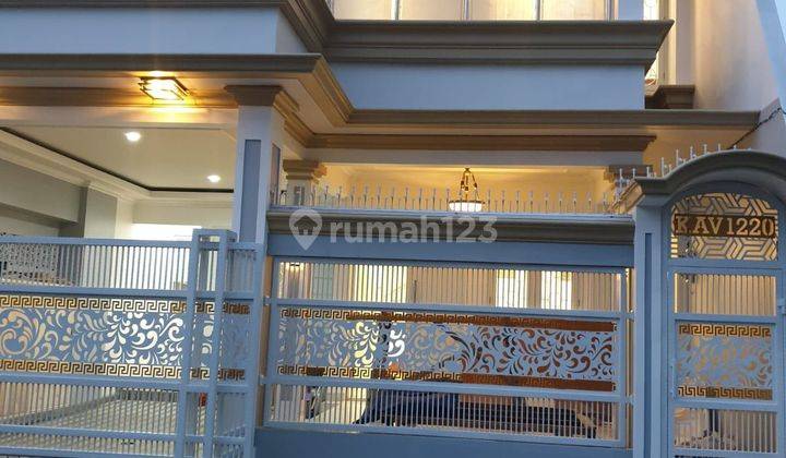 Rumah mewah moden 3 lantai  di lokasi premium dekat fasum dgn harga terjangkau 1