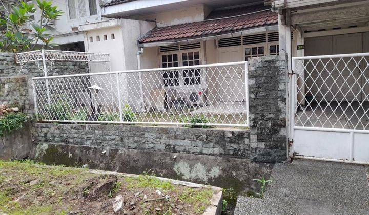 Rumah 2 lantai di lokasi elite cinere dgn harga aman di kantong 1