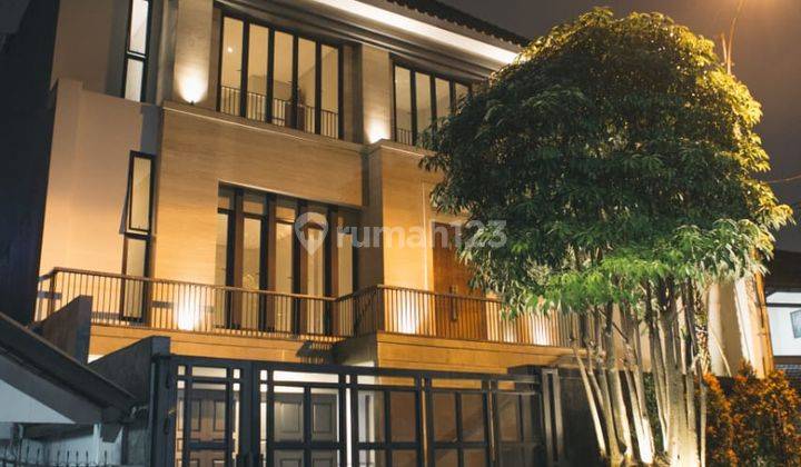 Rumah 3 Lantai Konsep Glass House Modern Di Kawasan Elite Dan Asri Di Jakarta Selatan Harga Nego 1