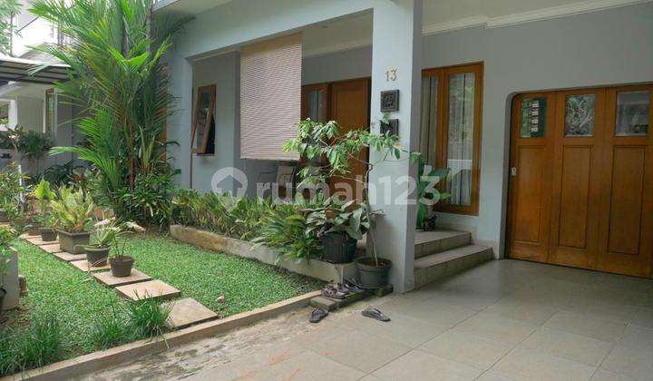 Rumah Cantik dan Apik 2 Lantai Lokasi Premium Pejaten Jakarta Selatan 2