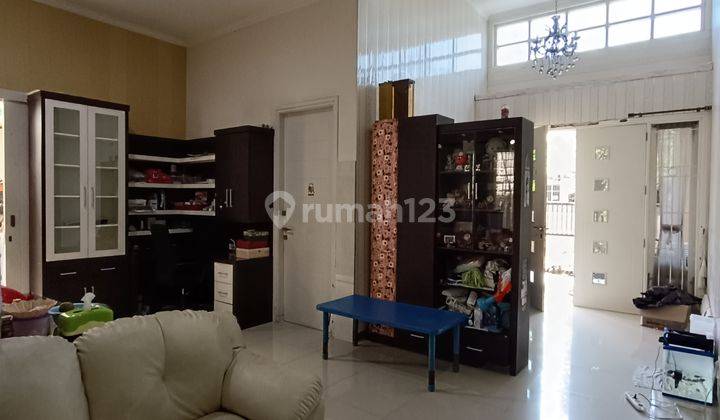 ruang keluarga rumah bagus shm di pondok