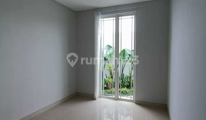 Rumah Baru Minimalis Modern 2 lantai dekat Graha Family dan Dian Istana 3 Kamar Tidur 3
