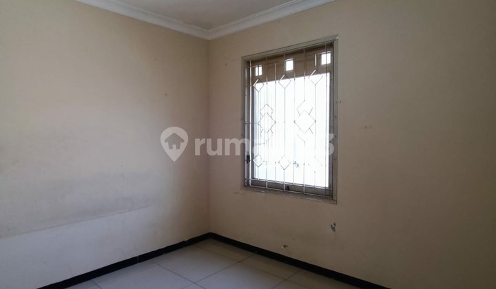 kamar tidur rumah 2 lantai bagus shm